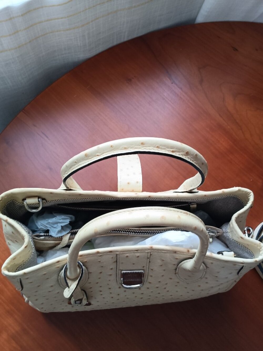 EUC Dooney & Bourke Small Buttercream Yellow Ostrich Satchel - Picture 9 of 16